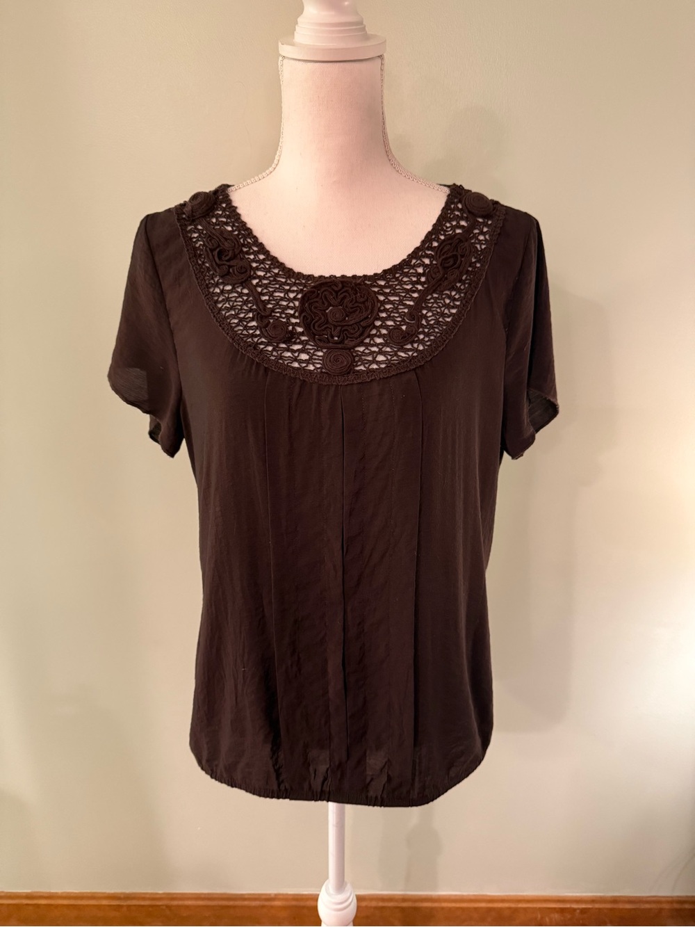Women’s Y2K Brown Short Sleeve Top with Crochet Scoop Neck